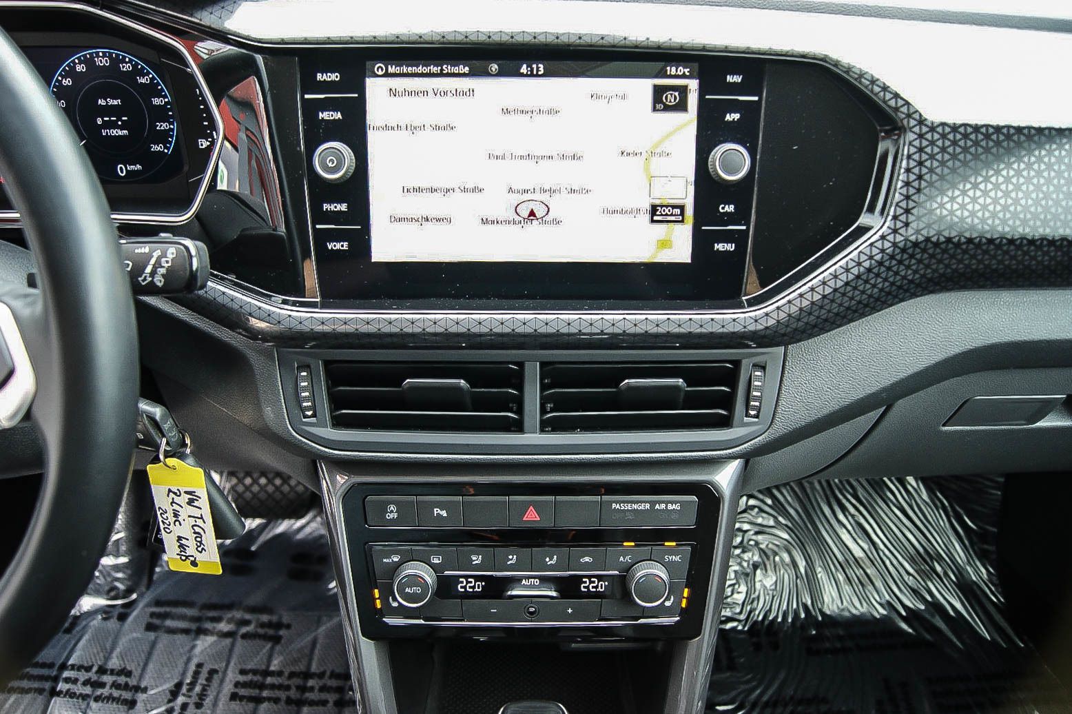 Fahrzeugabbildung Volkswagen T-Cross 10 Style DSG R-LINE VIRTUAL NAVI ACC 18'