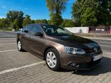 Volkswagen Jetta 1.2 TSI Comfortline Comfortline - Volkswagen Jetta aus 2011