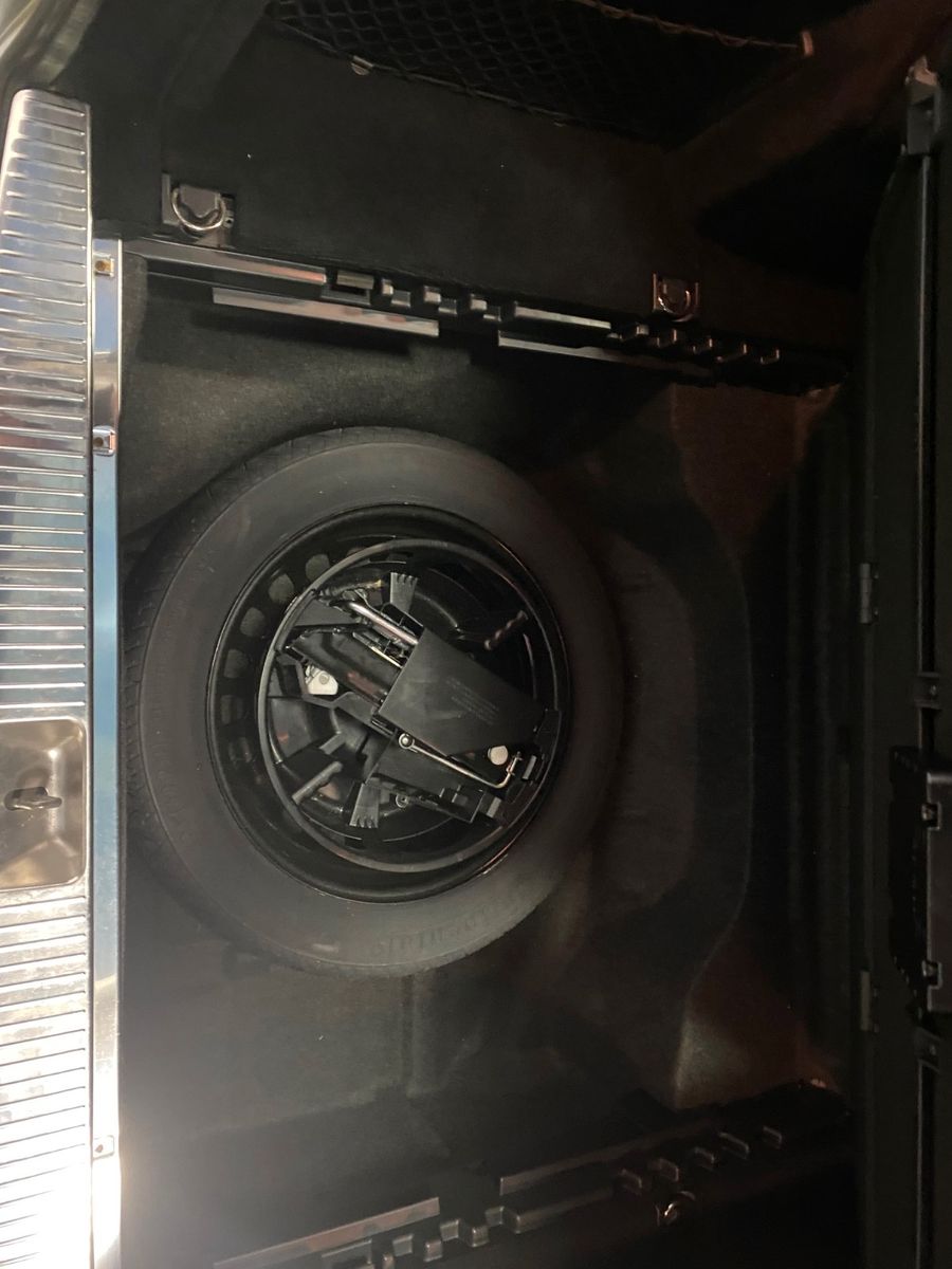 Fahrzeugabbildung Mercedes-Benz E 200 T ELEGANCE+NAVI+LED Scheinwerfer+Distronic