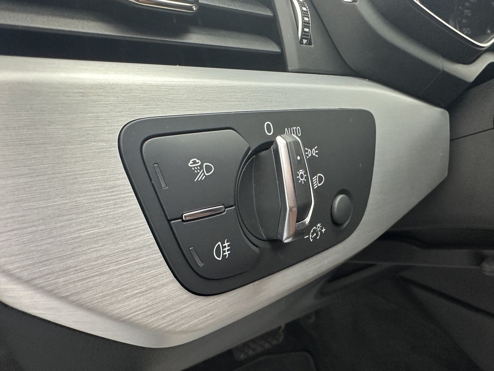 Audi A4 45 TFSI Quattro Edition NAVI-LEDER-SITZH foto 19