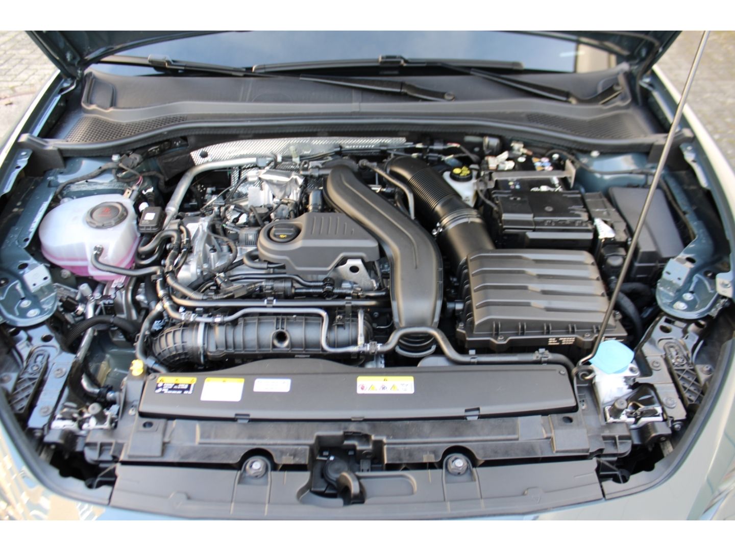 SEAT Leon 1.5 eTSI Style DSG ACC LED DAB PDC RFK SHZg - Image 27