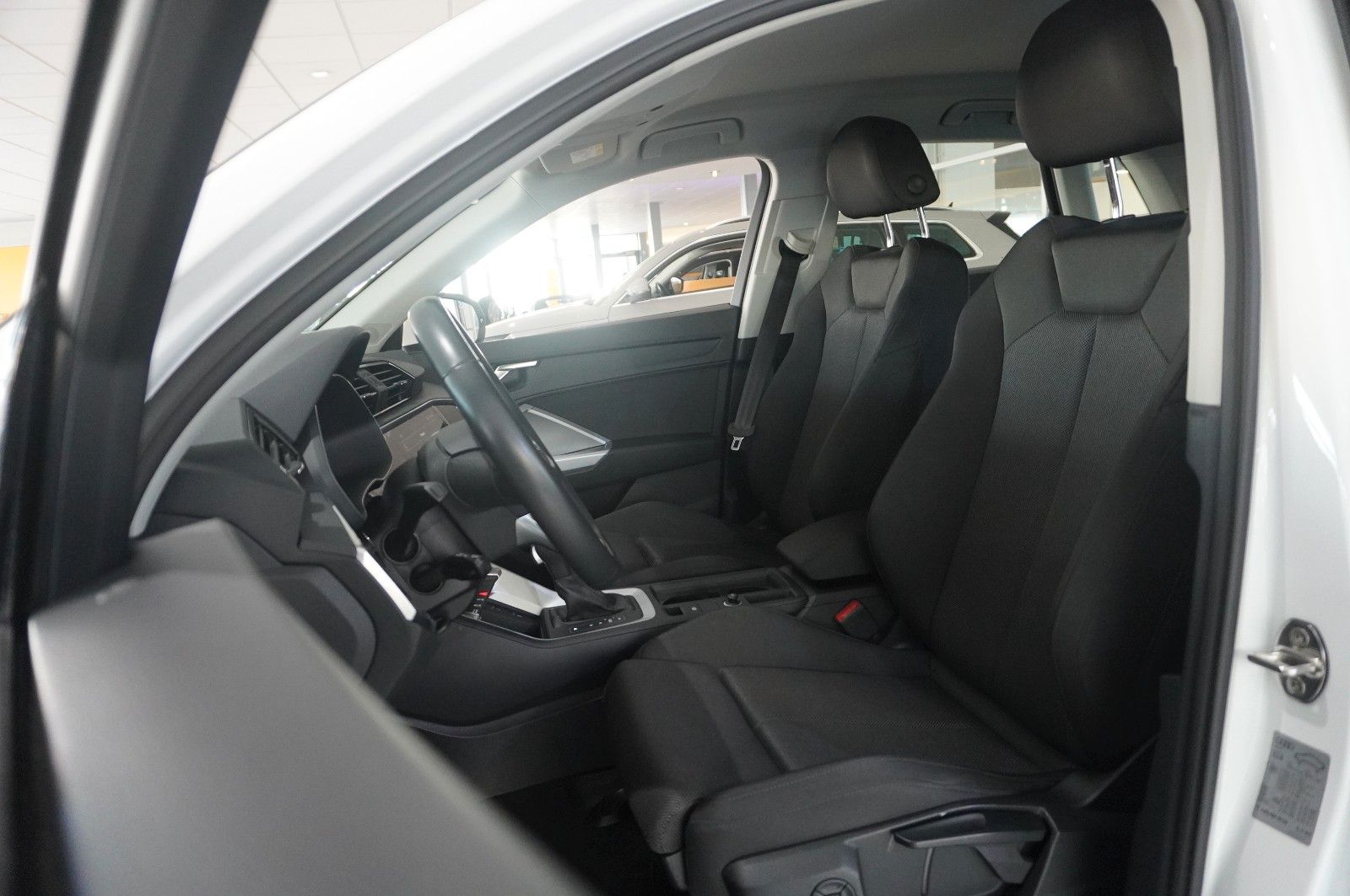 Fahrzeugabbildung Audi Q3 35 TFSI ADVANCED S-TRONIC NAVI/LED/VIRTU/DAB+