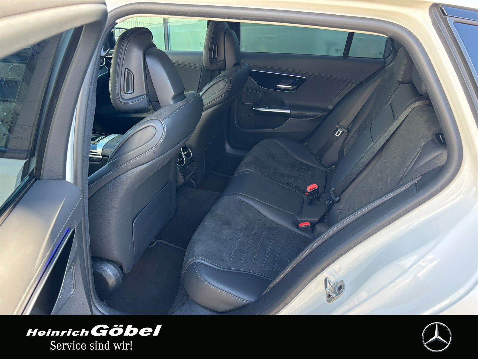 Fahrzeugabbildung Mercedes-Benz C 180 T AMG*PANO*LED*TOTWINKEL*NIGHT-PAKET*KAMER
