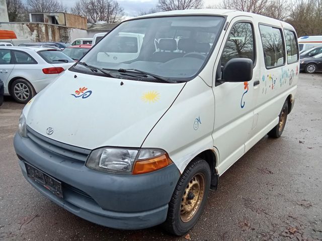 Toyota Hiace | 9 Sitzer