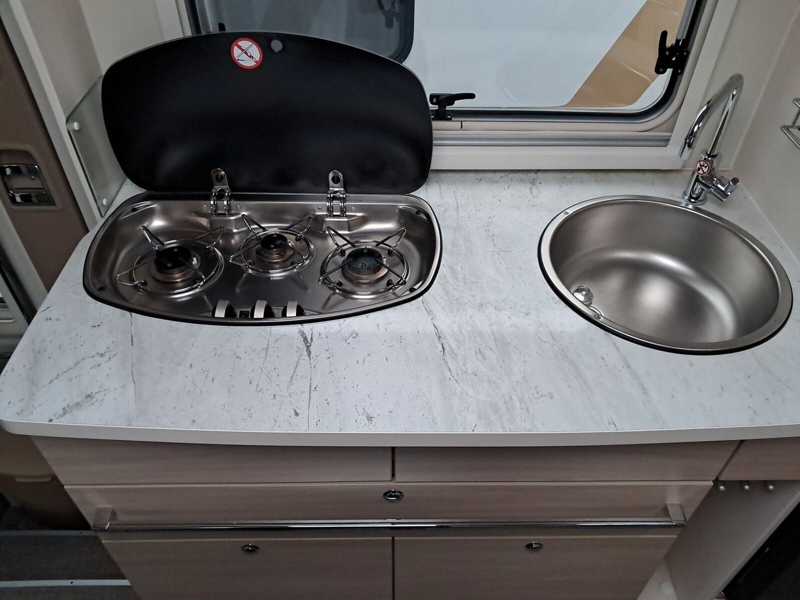 Fahrzeugabbildung Eura Mobil Activa One 550 MS Markise, Radio, RFK