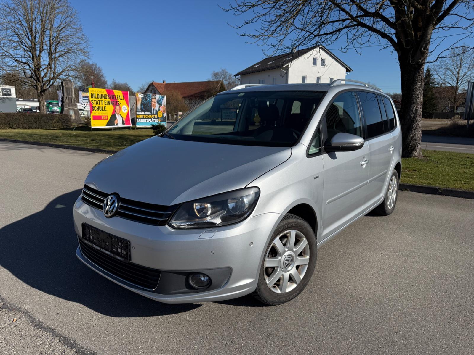 Volkswagen Touran 1.6 TDI Life NAVI SHG PDC Tempomat SHZ