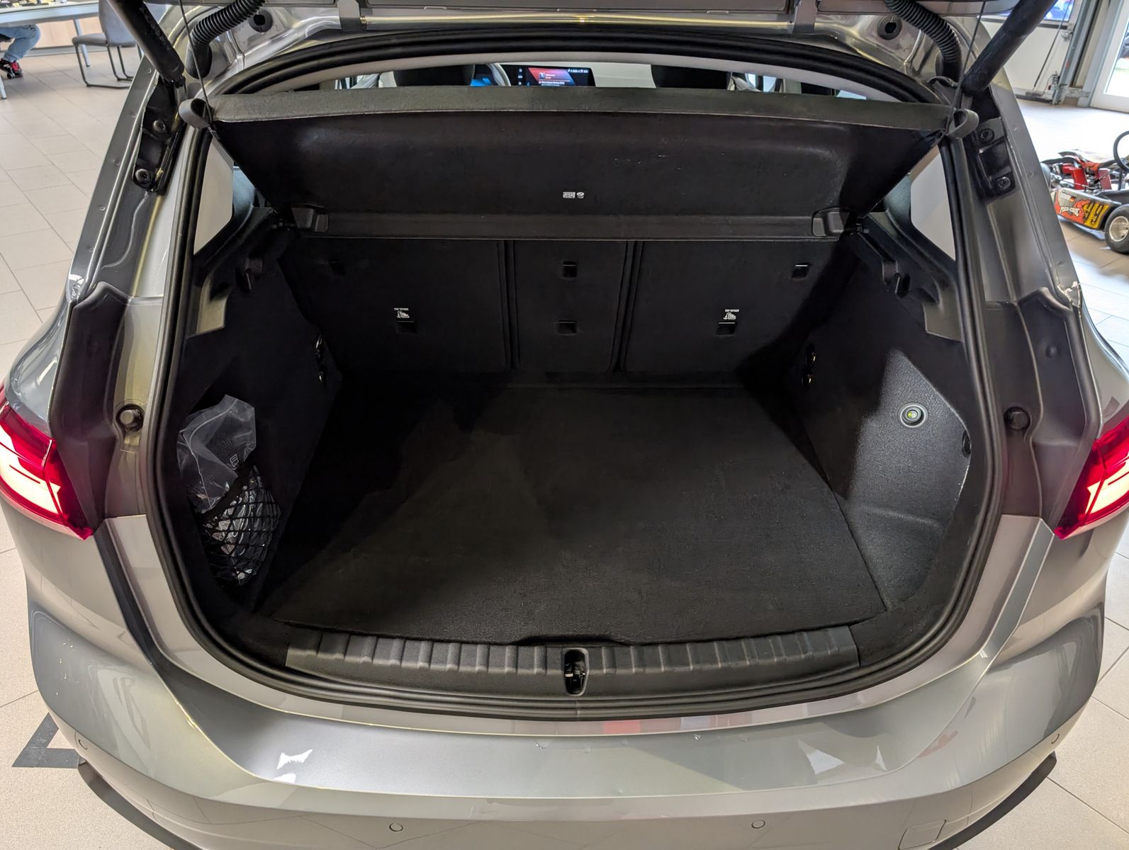 Fahrzeugabbildung BMW 218 Active Tourer d AHK Pano Cam Travel-Paket