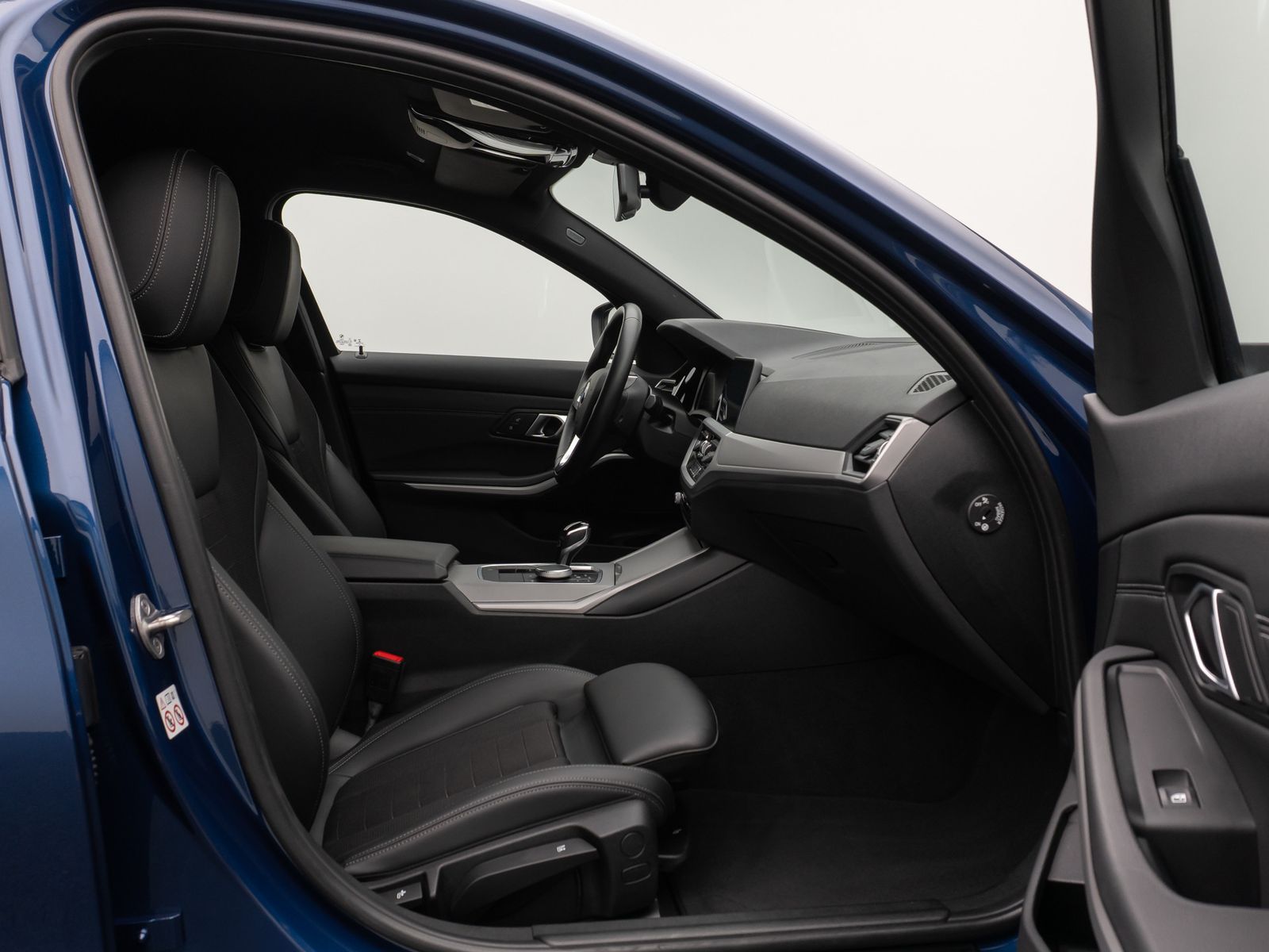 Fahrzeugabbildung BMW 320d HUD DAB CockPitPro Lordos PDC Alarm Sport