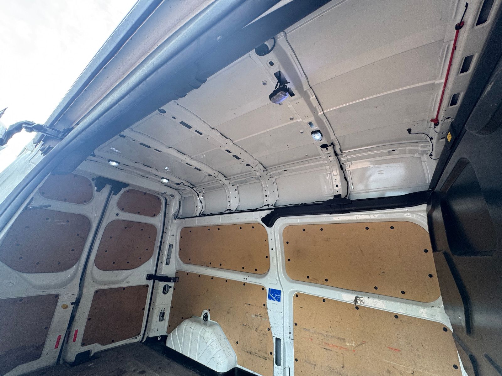 Fahrzeugabbildung Ford Transit Custom 2.2 TDCI HOCHDACH L2 H2 3-SITZER