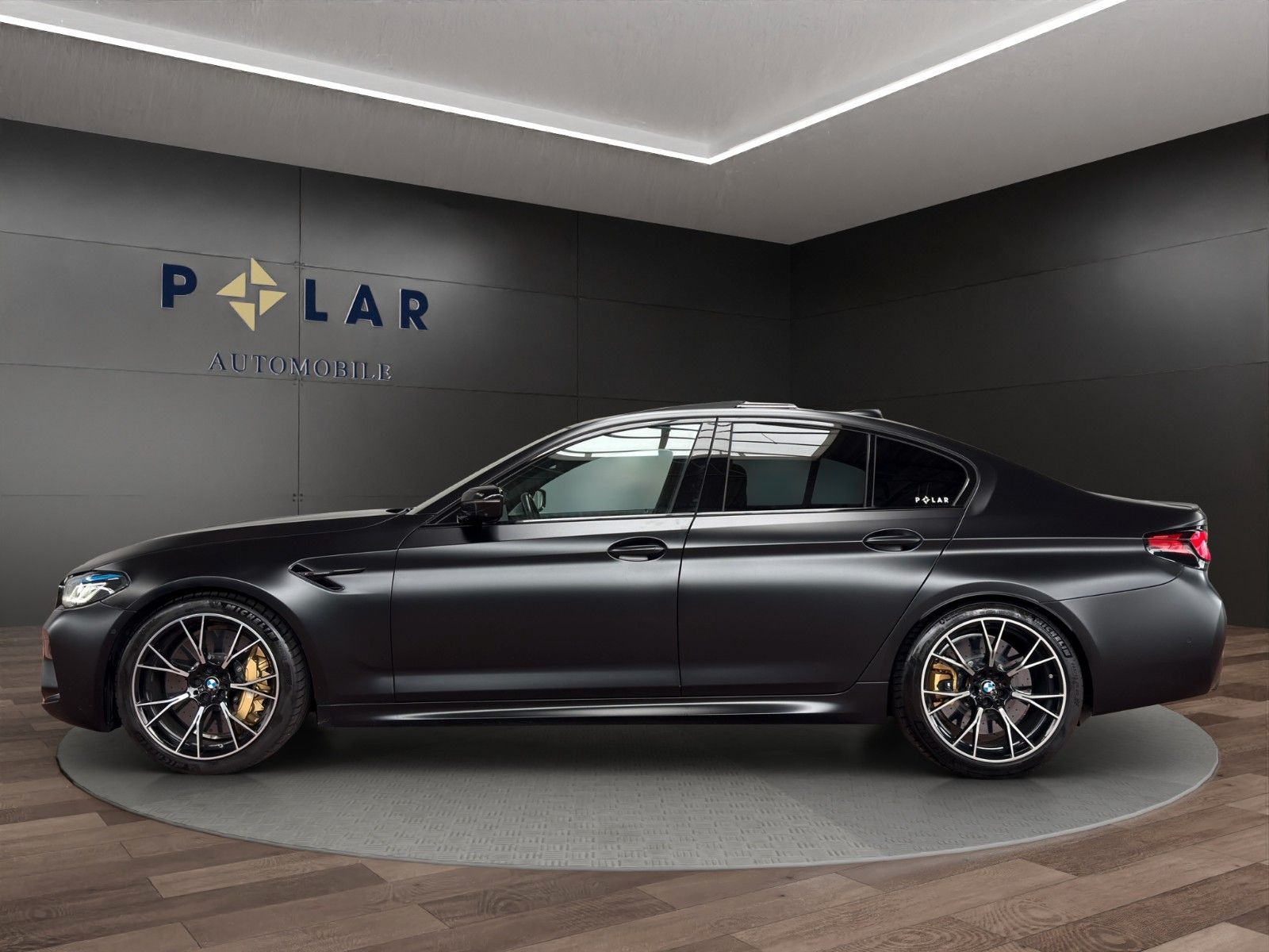 Fahrzeugabbildung BMW M5 Comp.*MotorNeu(12tkm)*M-Driver*Fond-TV*Voll
