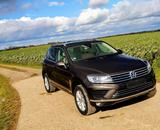 Volkswagen Touareg 3.0 TDI V6 Terrain 4M R-Line 8-fach AHK  - Volkswagen Touareg V8tdi mit Diesel-Antrieb