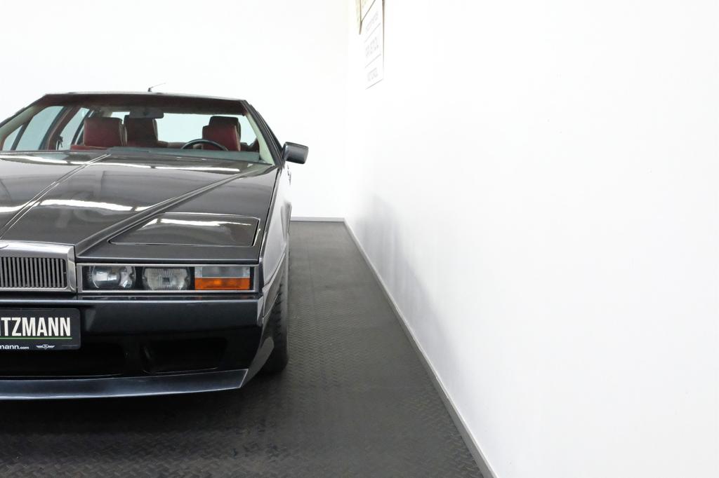 Aston Martin Lagonda