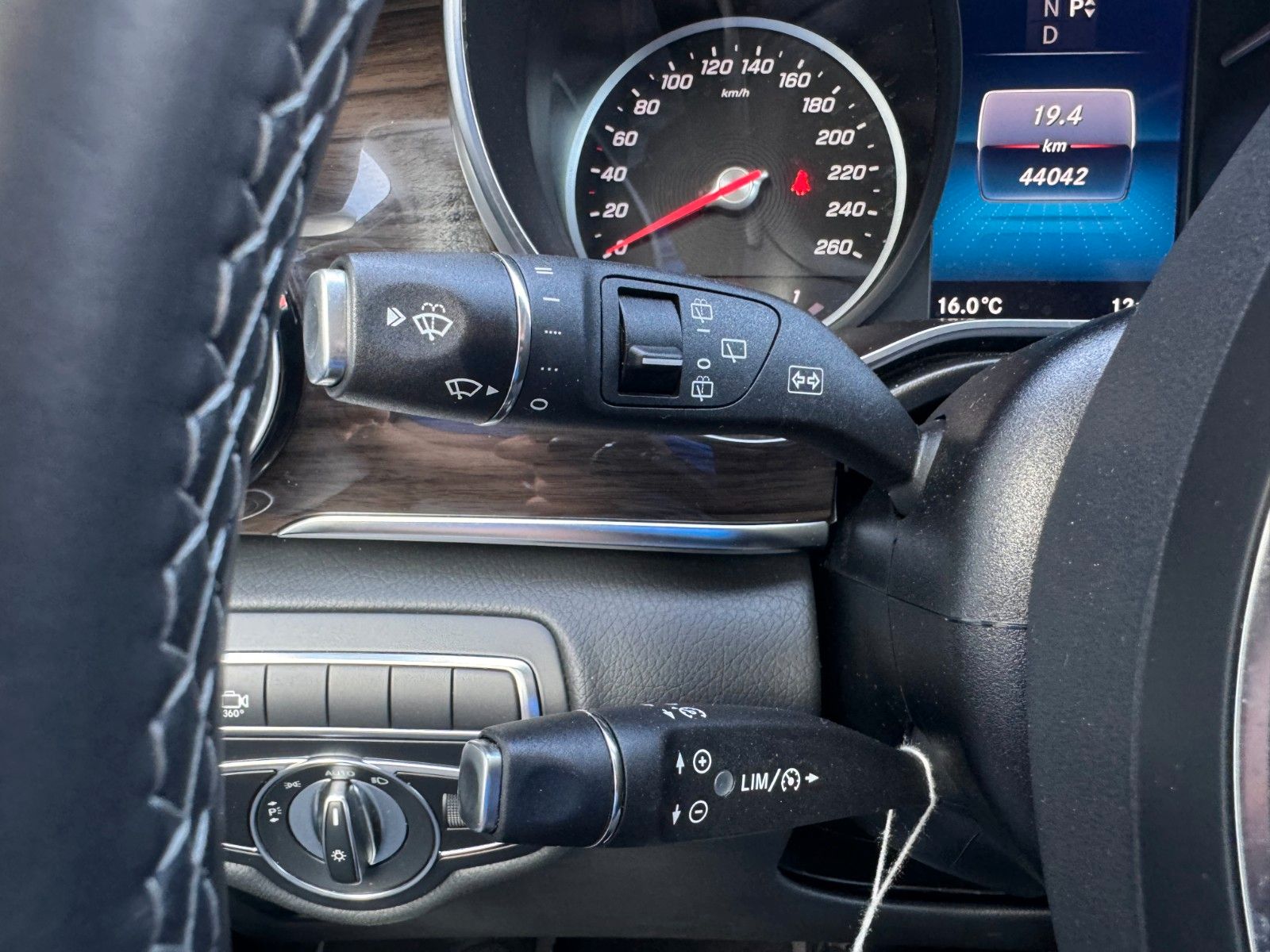 Fahrzeugabbildung Mercedes-Benz V 300 d AVA Extral AIRMATIC Stdheiz 360Kamera