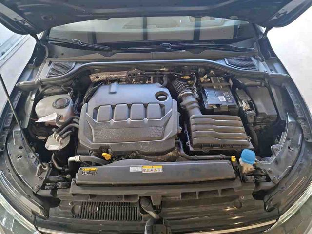 Golf VIII 2.0 TDI DSG ACTIVE MATRIX+HUD+PANO+ACC