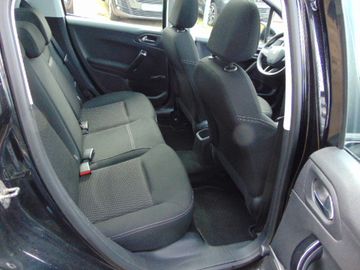Bild 11 Peugeot 208 Active