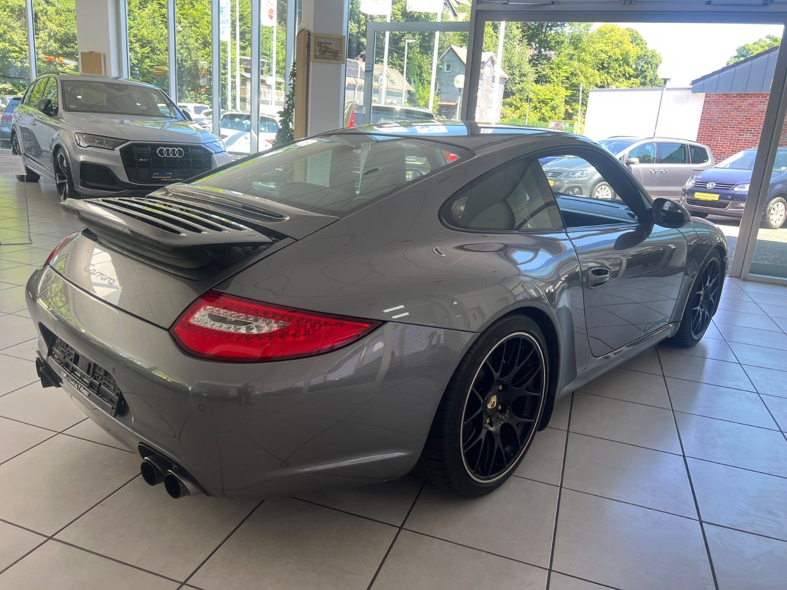 Fahrzeugabbildung Porsche 911 Carrera Coupe