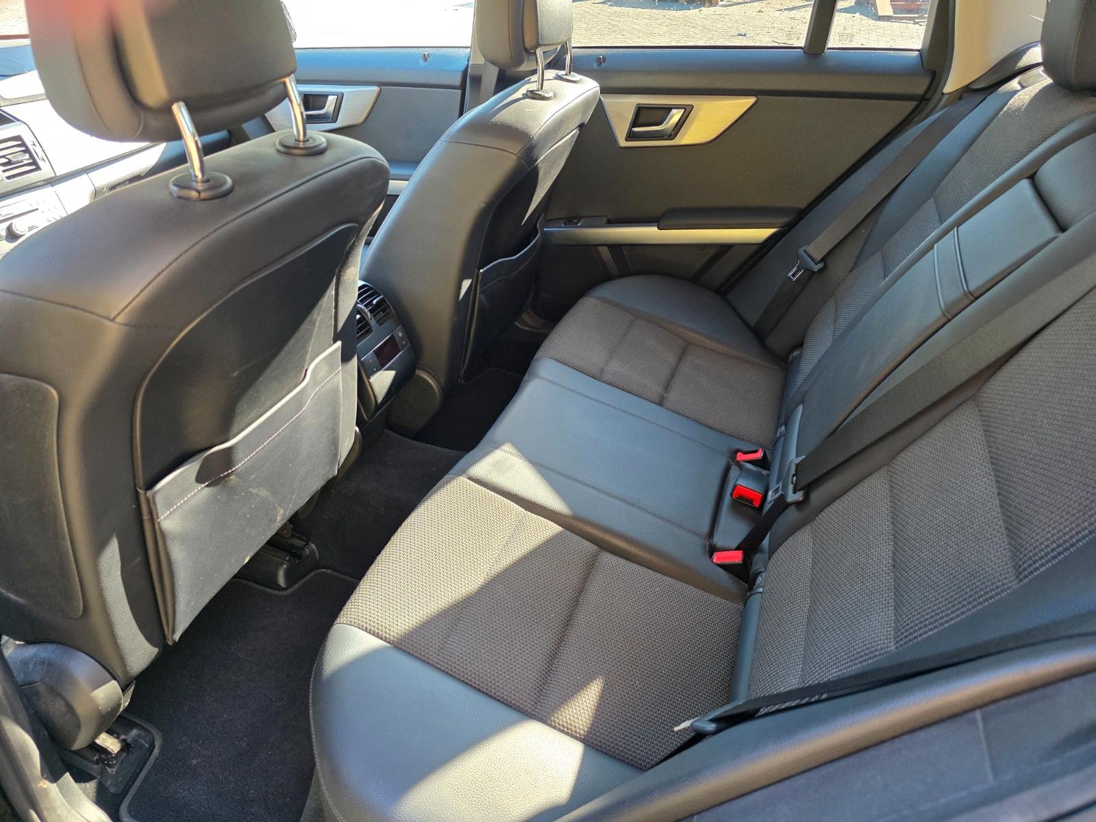 Mercedes-Benz GLK250 2012 — photo 17