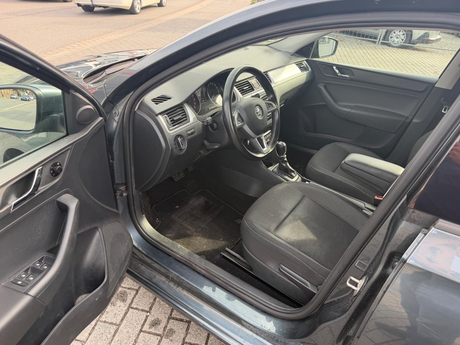 Skoda Rapid 2015 — photo 10