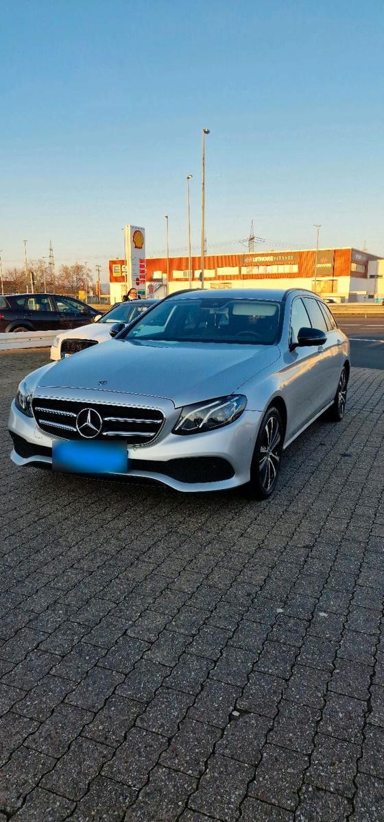 Mercedes-Benz E 220