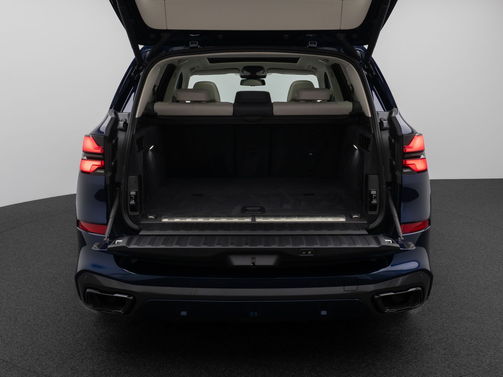 Fahrzeugabbildung BMW X5 xD50e M Sport 360°H/K Panorama Individual 22"