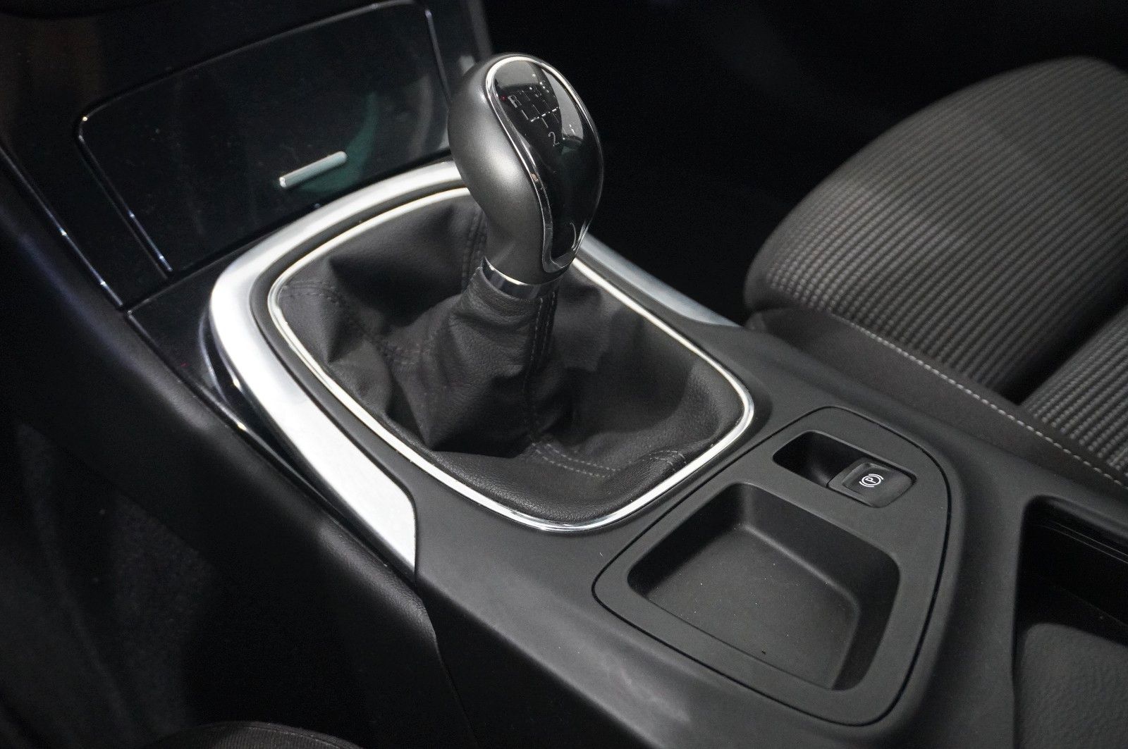 Fahrzeugabbildung Opel Insignia CT 2.0D 4X4 NAVI/LED/KAMERA/SPORT/AHK