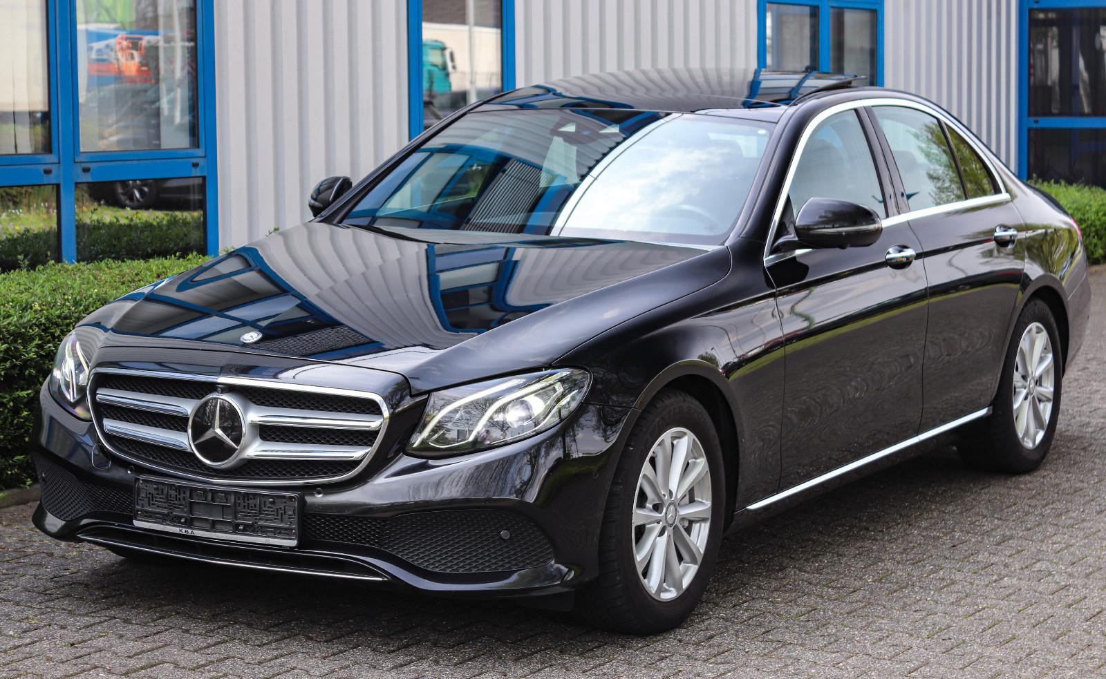 Mercedes-Benz E350d*LEDER*ACC*WIDESCREEN*PANO*KAMERA*MASSAGÉ*