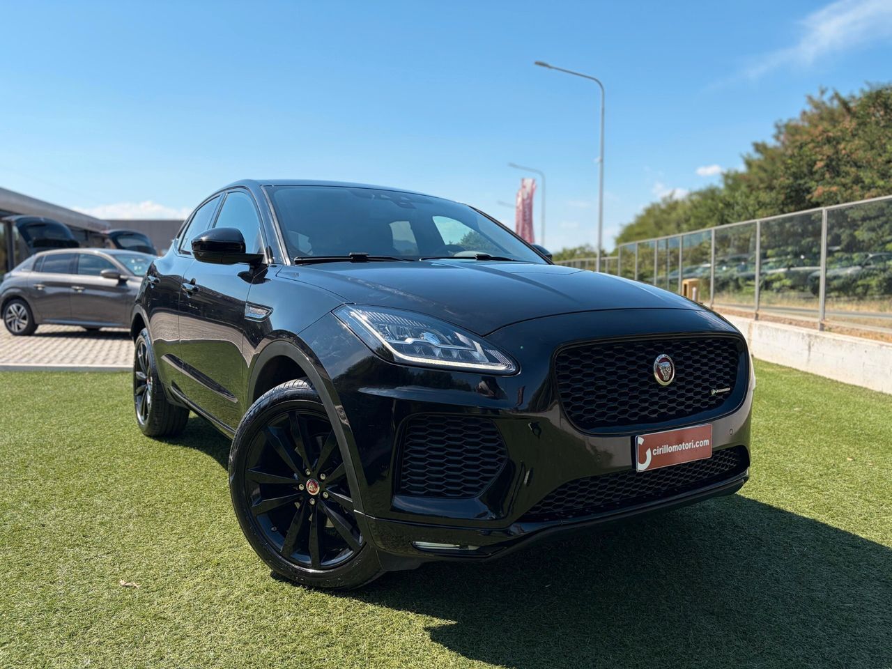 Jaguar E-Pace 2.0D 150 CV AWD aut. R-Dynamic HSE imagem 2