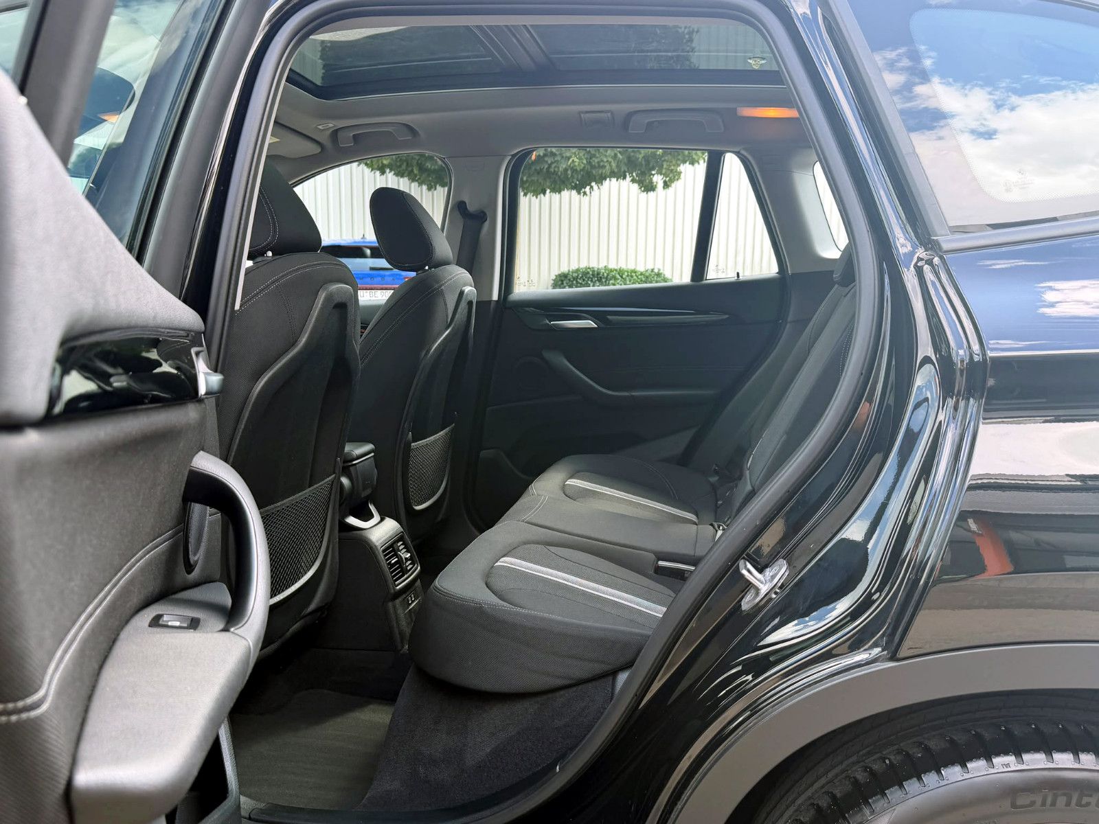 Fahrzeugabbildung BMW X1 xDrive25e Advantage ACC KAM PANO LED SHZ NAV