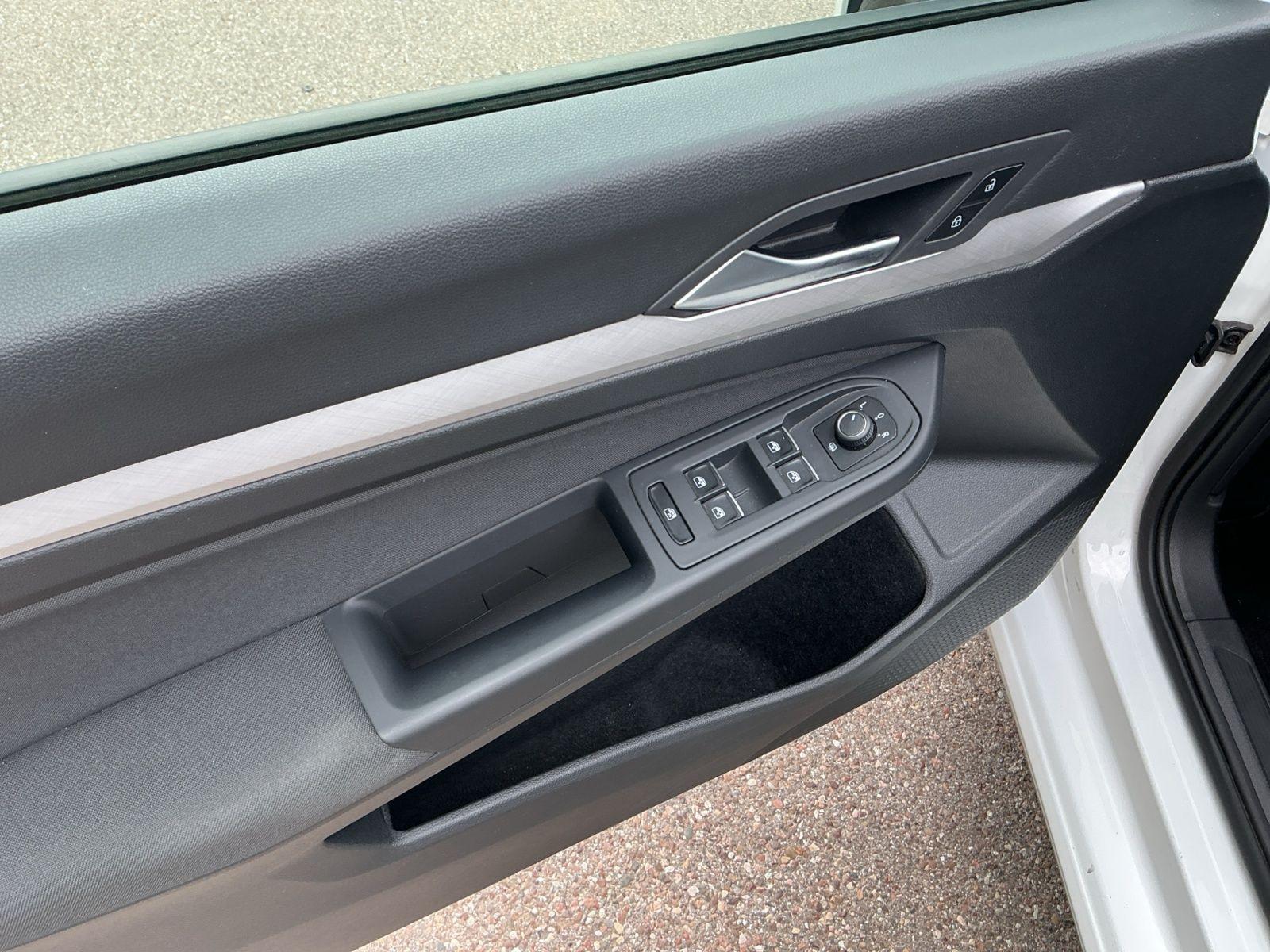 Volkswagen Golf VIII 1.5 TSI Life Navi LED Sitzheizung, миниатюра 14