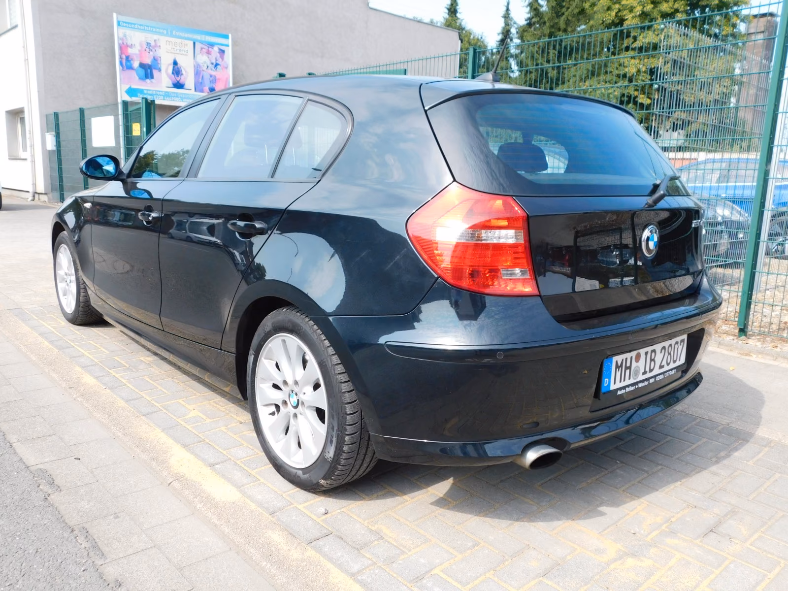 BMW 1 Limousine 120 d/Navi/SSD/ALU/PDC
