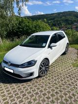 Volkswagen e-Golf mit Vollausstattung DEKRA geprüft - E-Autos