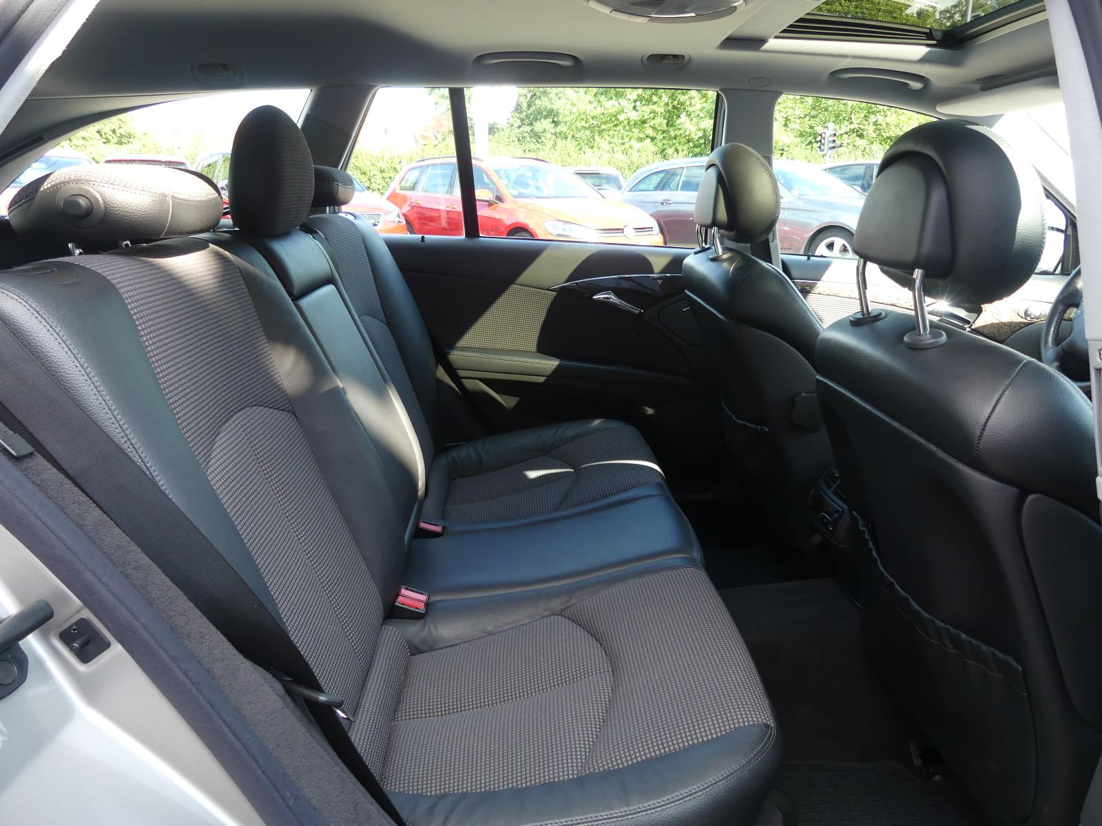 Mercedes-Benz E200 2004 — photo 25