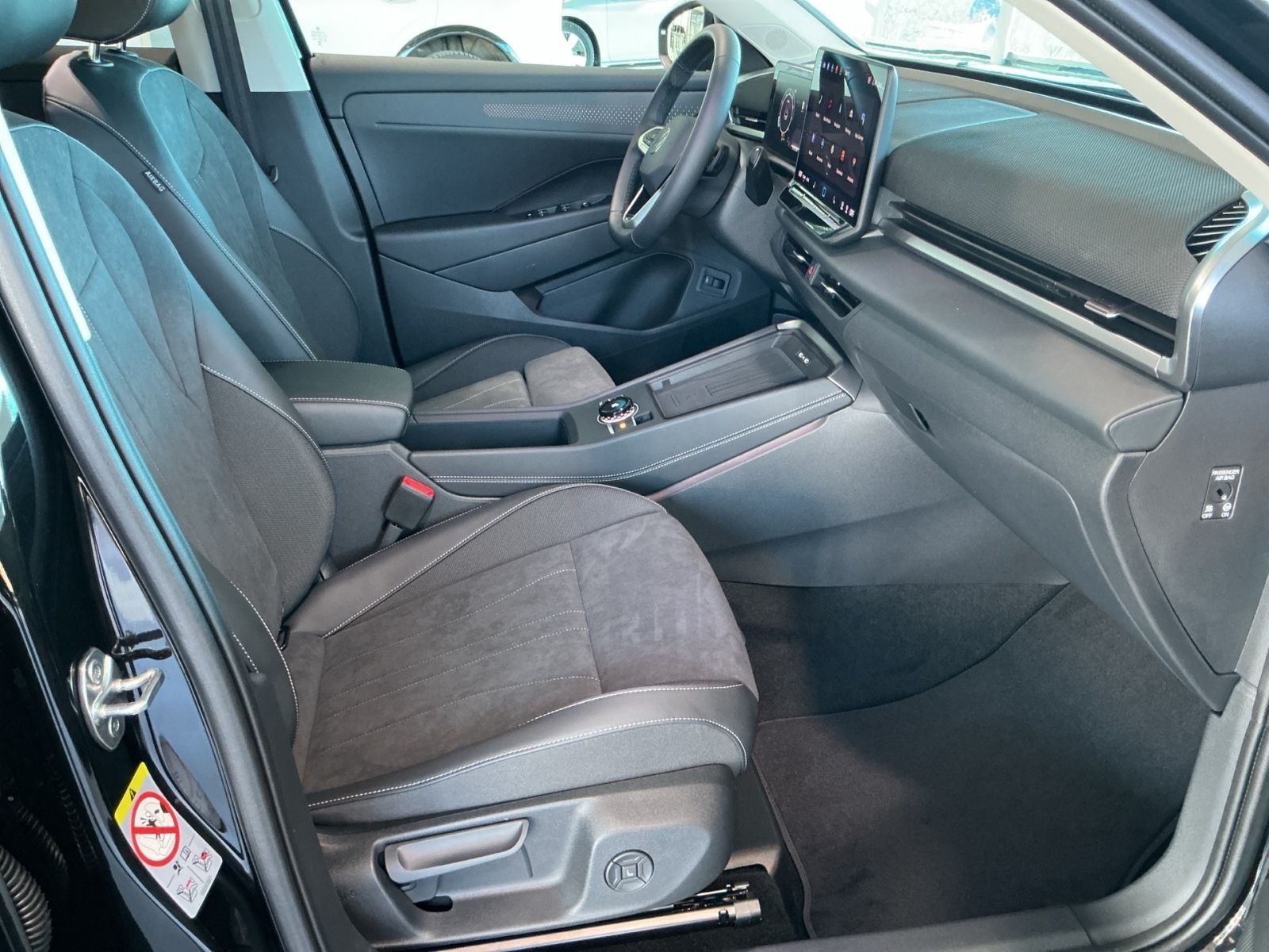 Volkswagen T-Roc - Bild 15