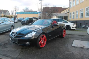 MERCEDES-BENZ SLK 200 K neuer 19"Radsatz*Comand*Airscarf*