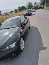 BMW 325i Cabrio - - schwarze BMW 325