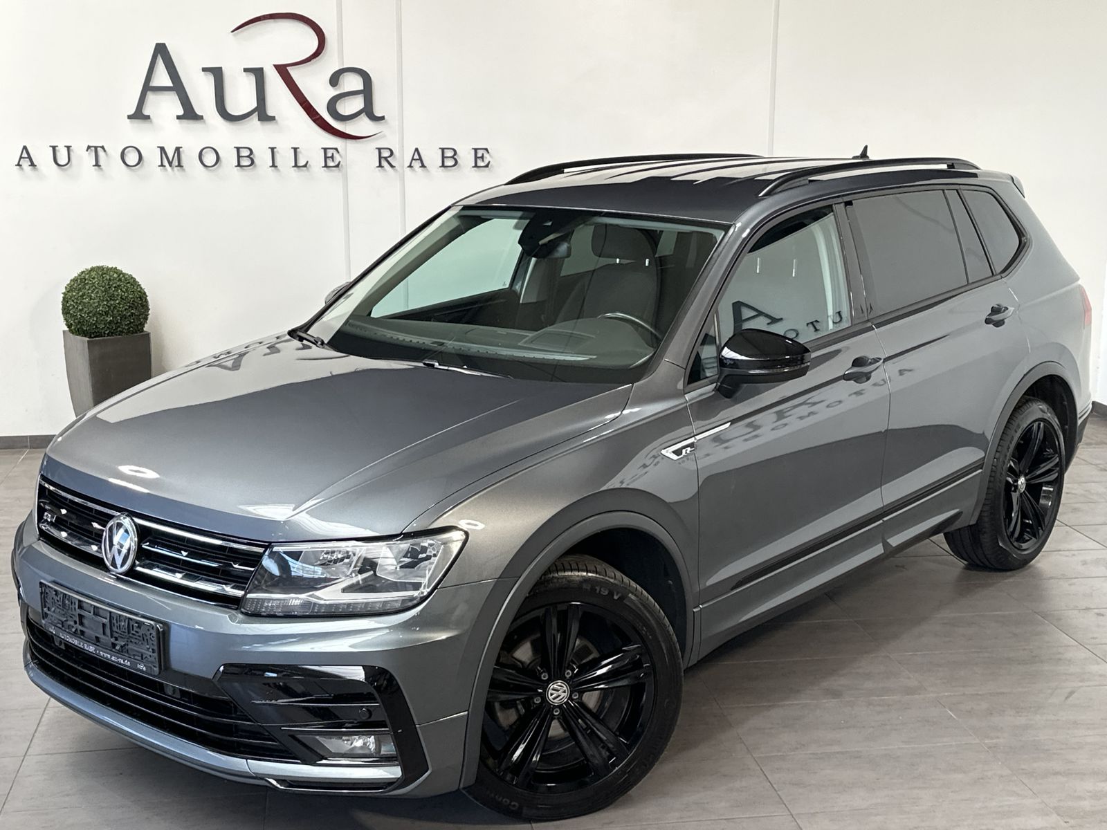 Fahrzeugabbildung Volkswagen Tiguan Allspace 2.0 TDI DSG R-Line Black NAV+ACC
