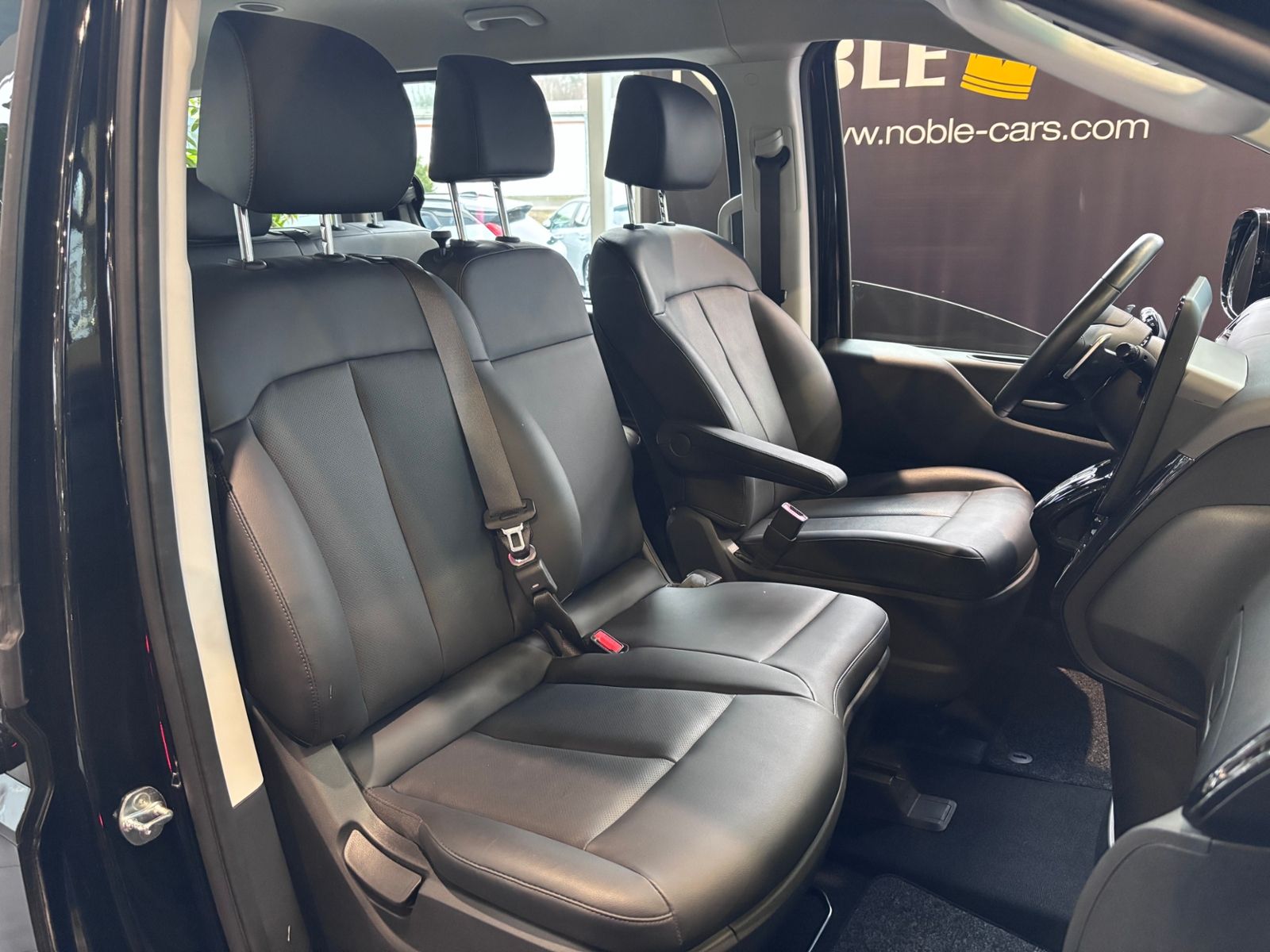 Fahrzeugabbildung Hyundai STARIA Trend 2WD SHZ LED NAVI ALU