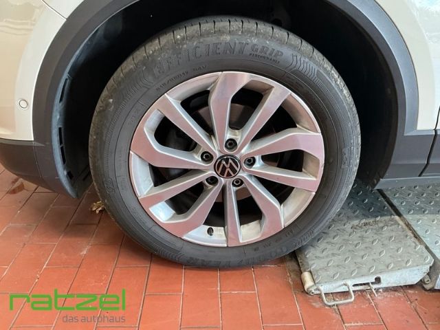 Fahrzeugabbildung Volkswagen T-Roc Style 1.5 TSI Nav Massagesitze LED ACC App
