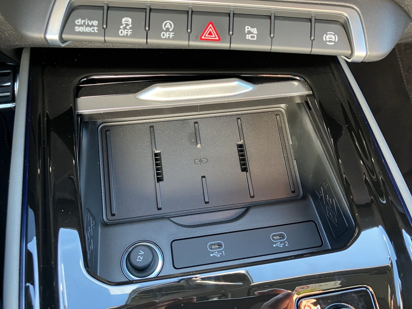 Fahrzeugabbildung Audi Q3 TFSI S tronic MATRIX S line AREA VIEW