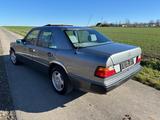 Mercedes-Benz Mercedes Benz E 230 Benzin   H Zulassung - gebrauchte Mercedes-Benz E 230 aus dem Jahr 1992