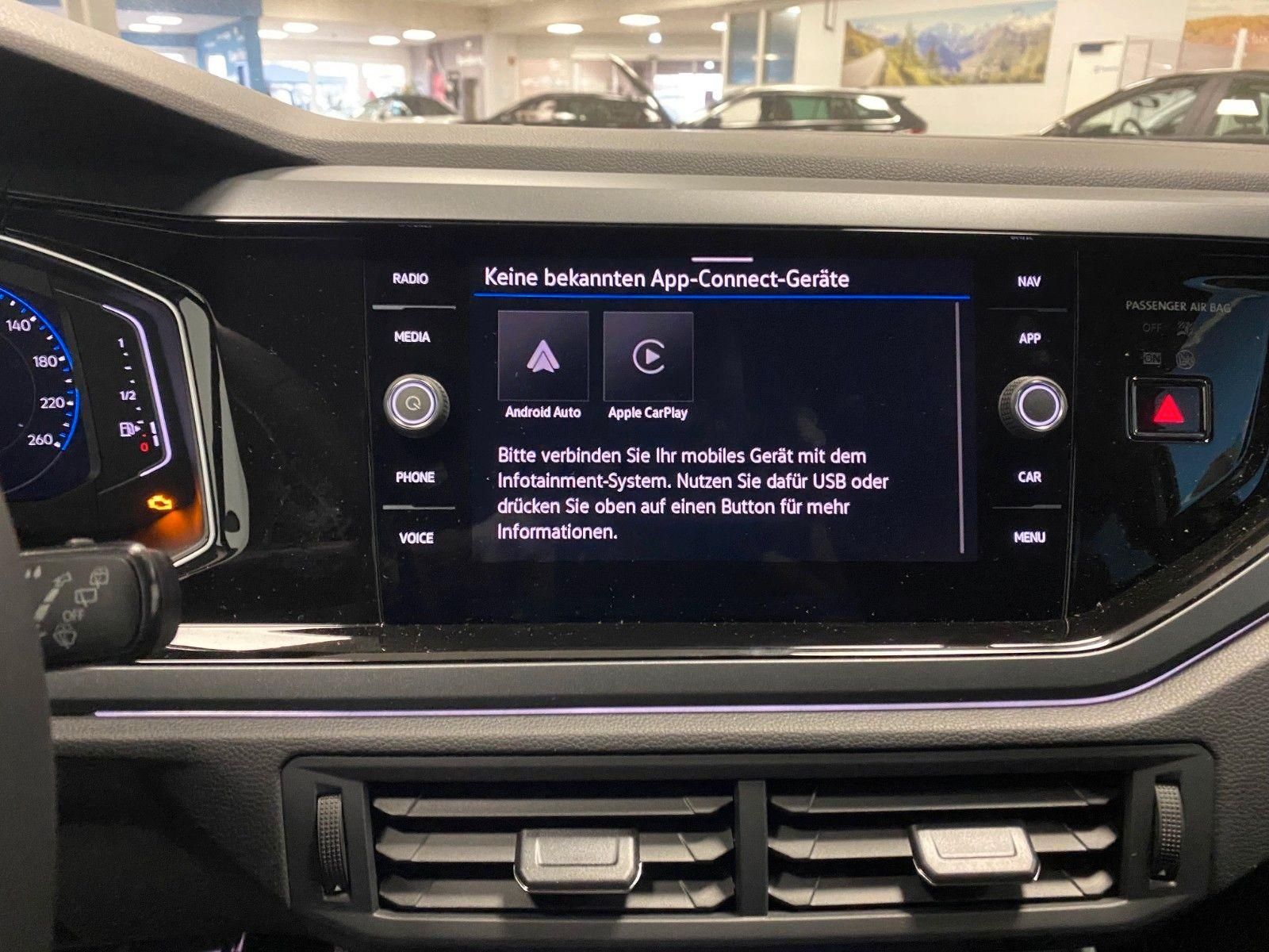 Fahrzeugabbildung Volkswagen Taigo 1.0 TSI DSG R-Line+MATRIX+iQ Light+ACC+App