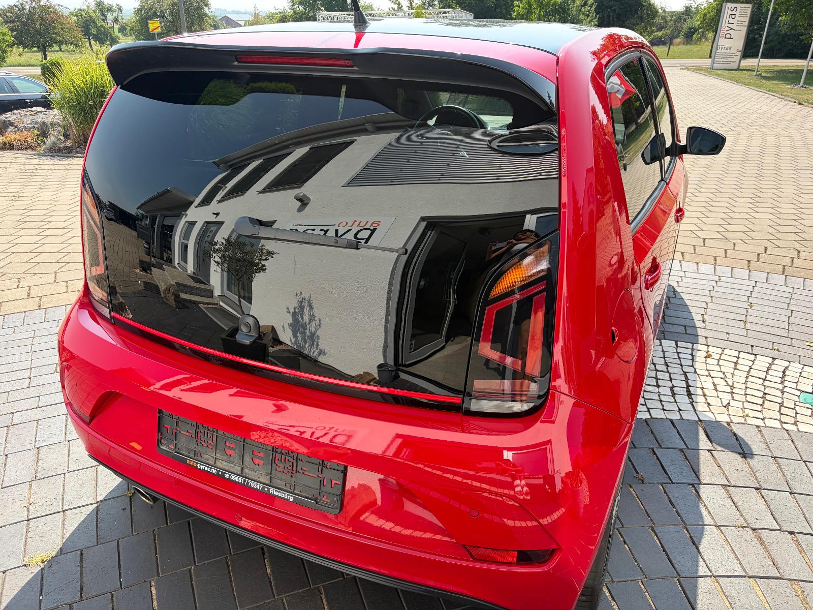 Volkswagen up! GTI
