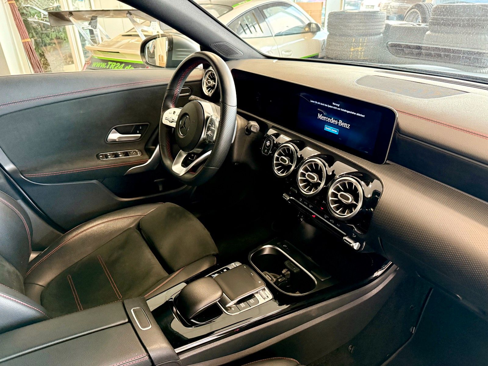 Fahrzeugabbildung Mercedes-Benz CLA 220d Shooting Brake AMG/18Zoll/Kamera/LED