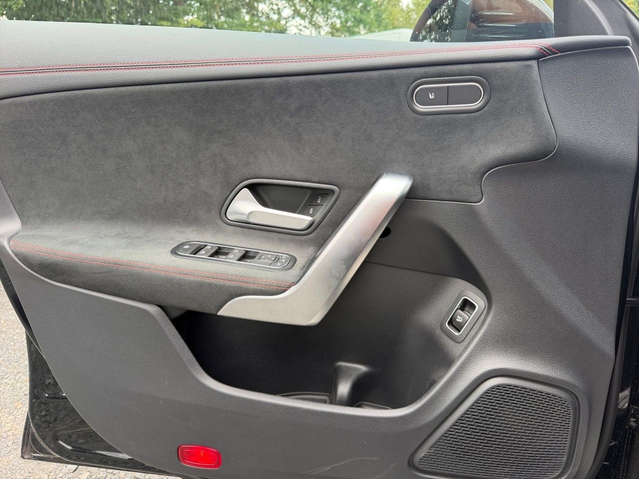 Fahrzeugabbildung Mercedes-Benz CLA 180 d SB AMG+NIGHT+AHK+LENKRADHEIZ+LED+
