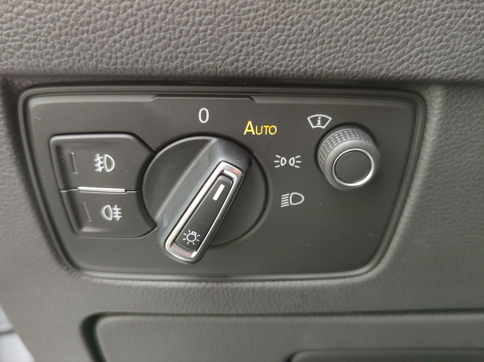 Volkswagen Passat Variant - Bild 12