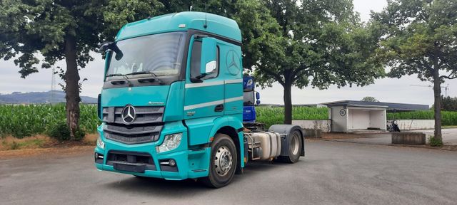 Mercedes Benz 1842