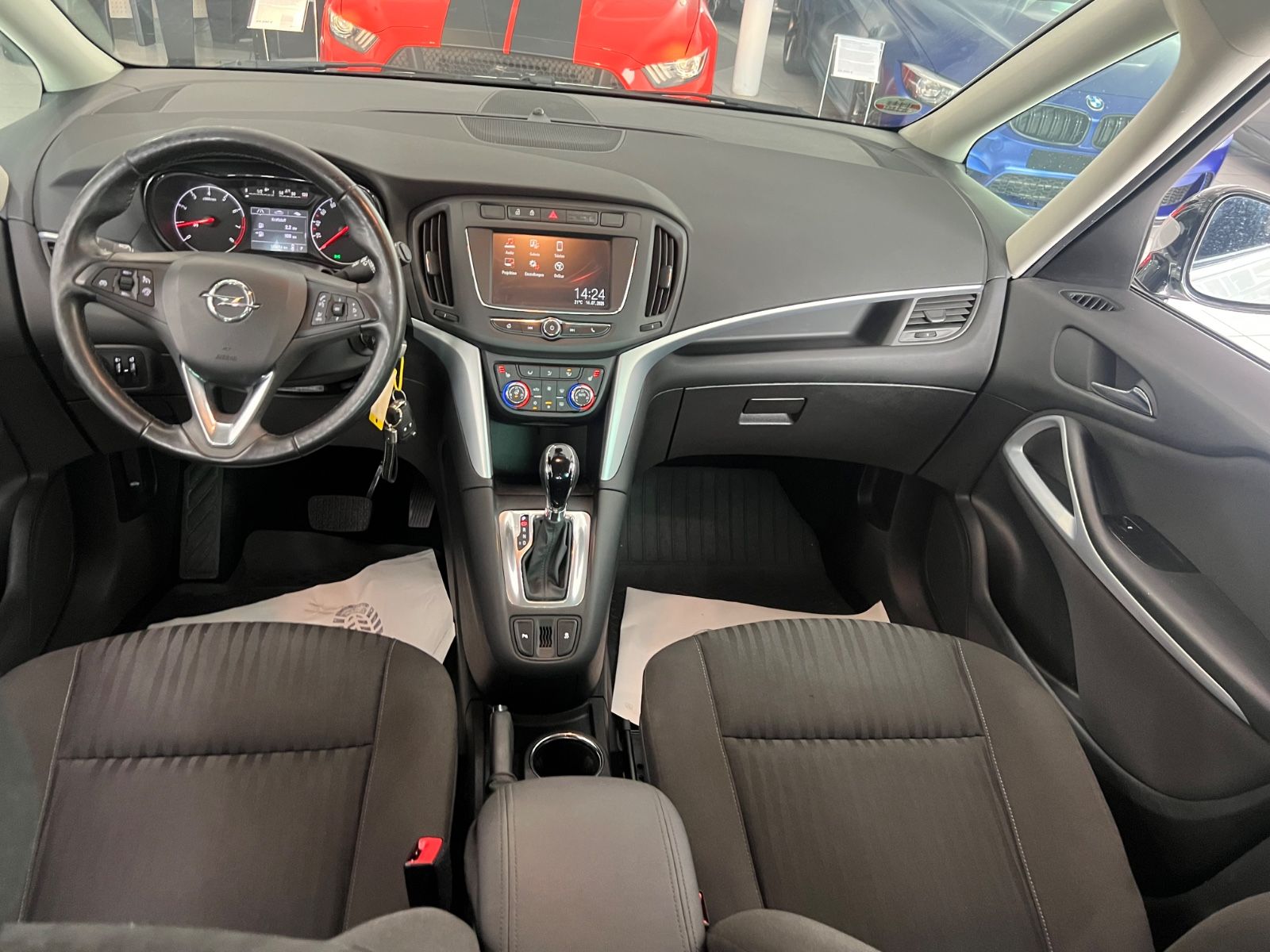 Fahrzeugabbildung Opel Zafira C Active * 7.SITZER * AUTOMATIK *