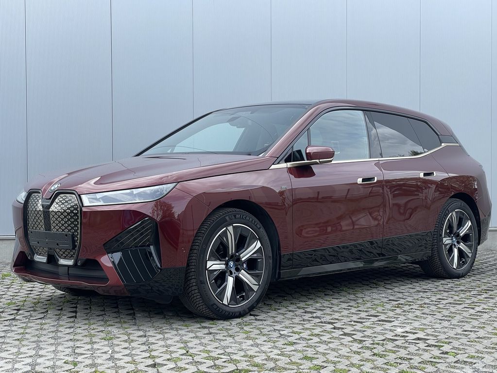Image of BMW iX