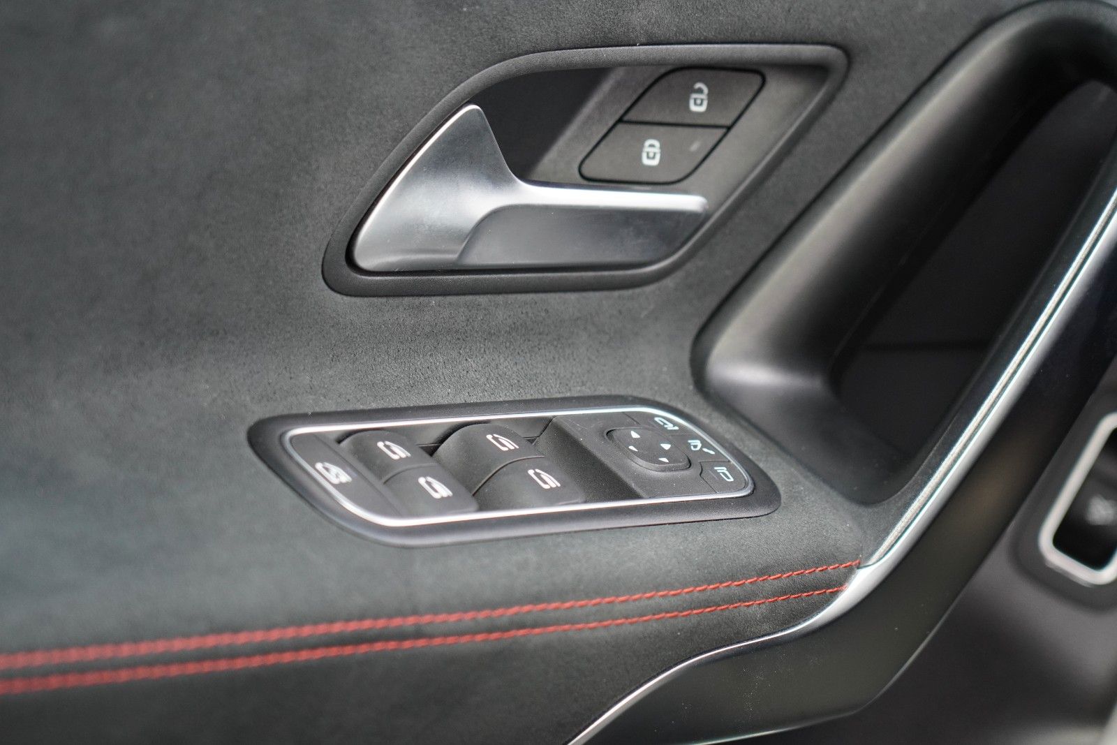 Mercedes-Benz CLA 250 4Matic AMG Line  *JUNGE STERNE*FACELIFT* foto 23