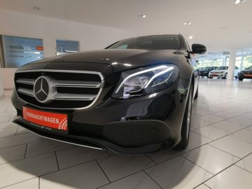 Mercedes-Benz E 220d T Avantgarde AHK NAVI LED KLIMA KAM SHZ